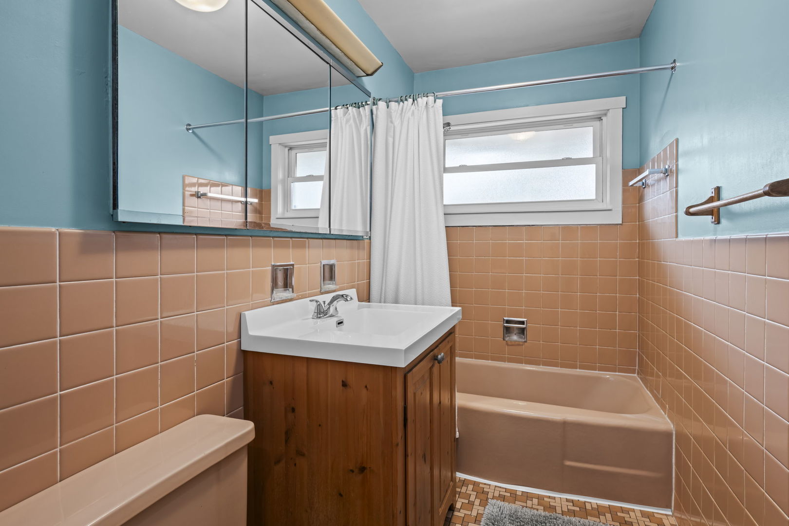 9420 Octavia Avenue Property Photo 13
