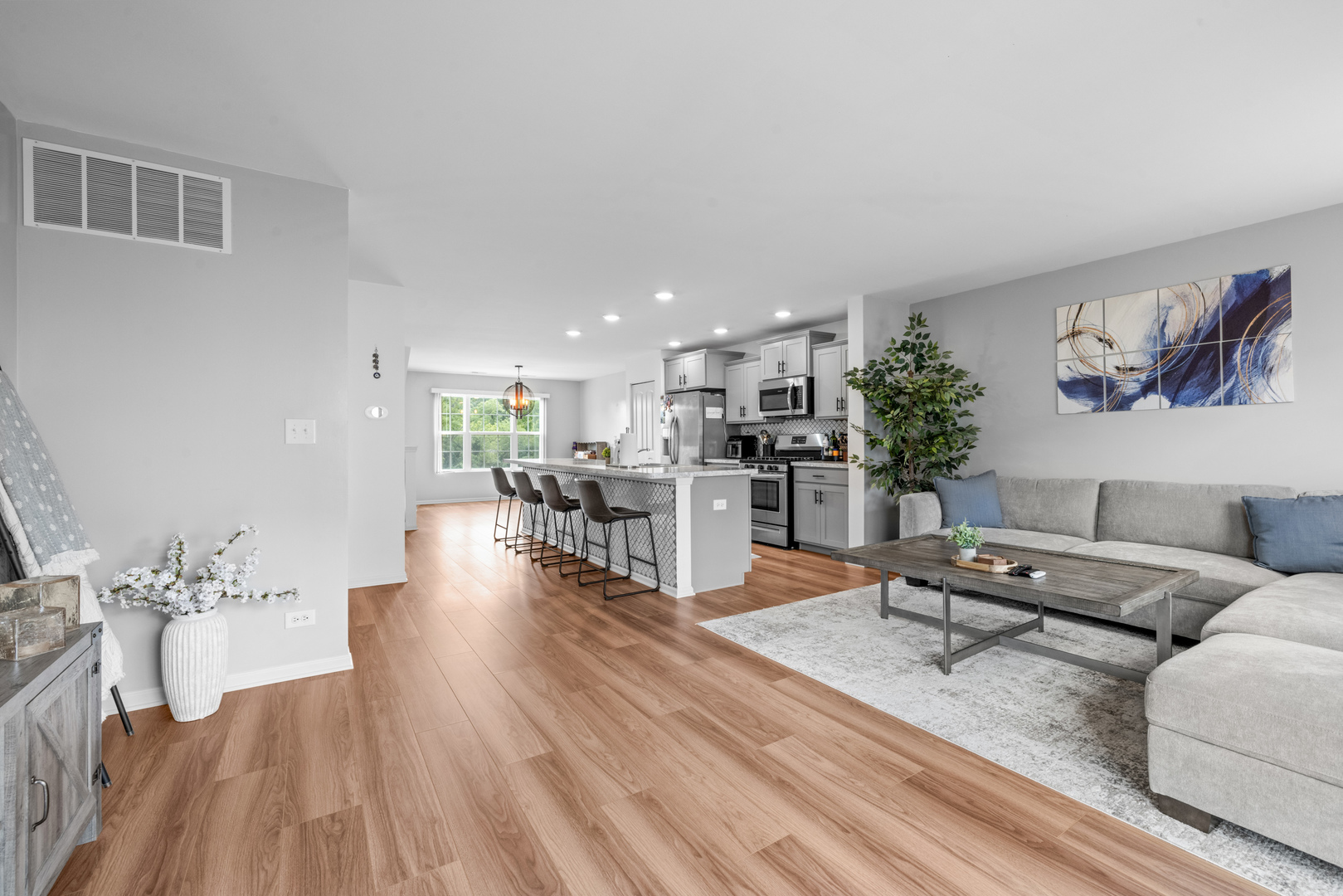 2431 Upland Road Property Photo 2