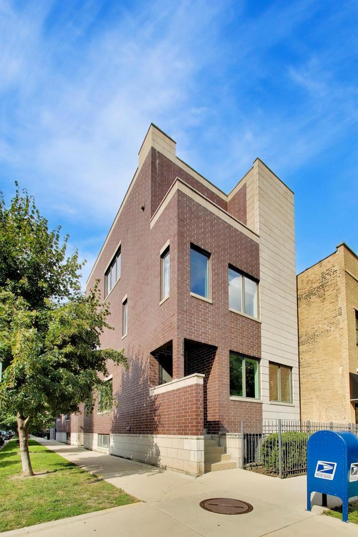 2224 W Roscoe Street A Property Photo 1