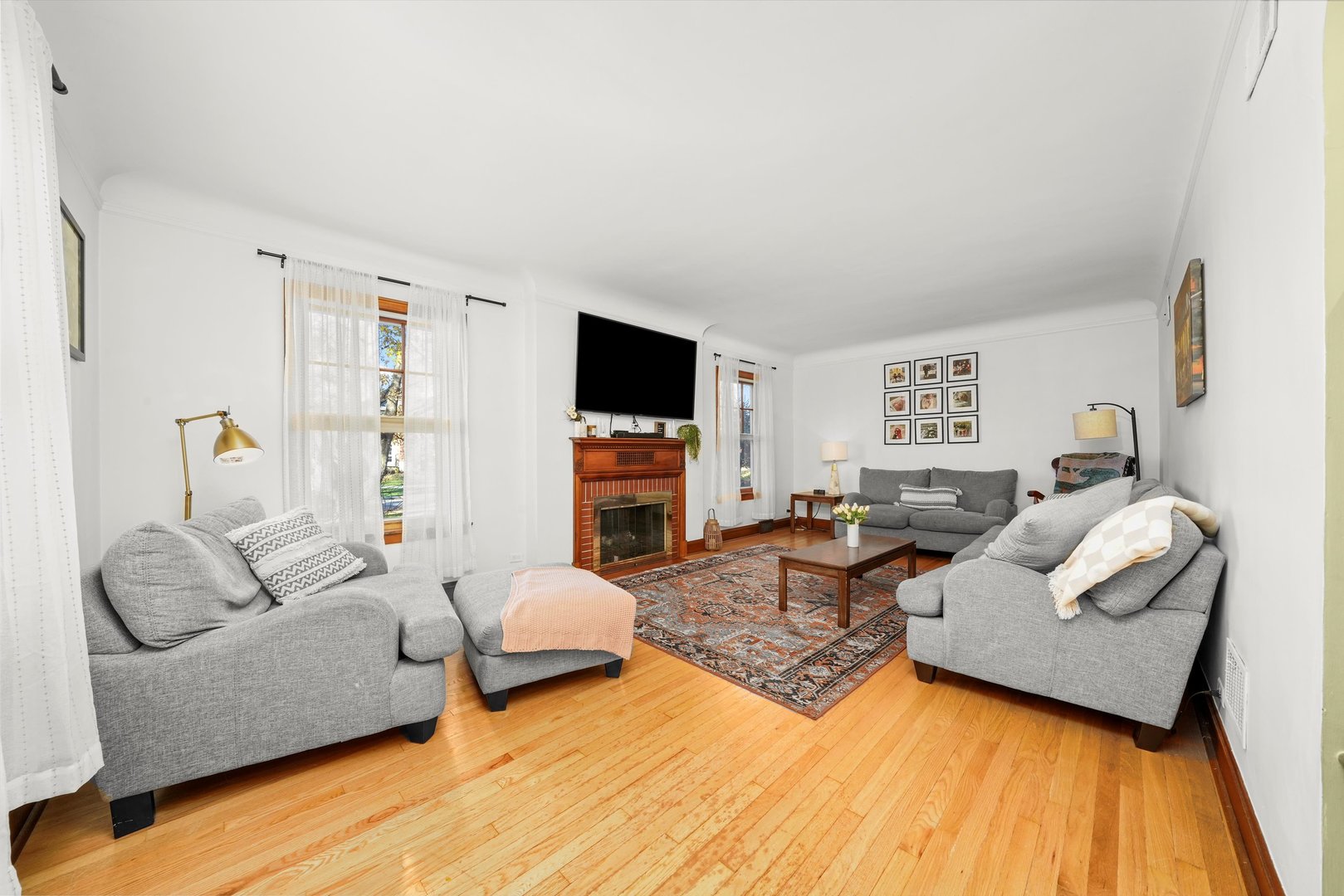 10151 S Bell Avenue Property Photo 2