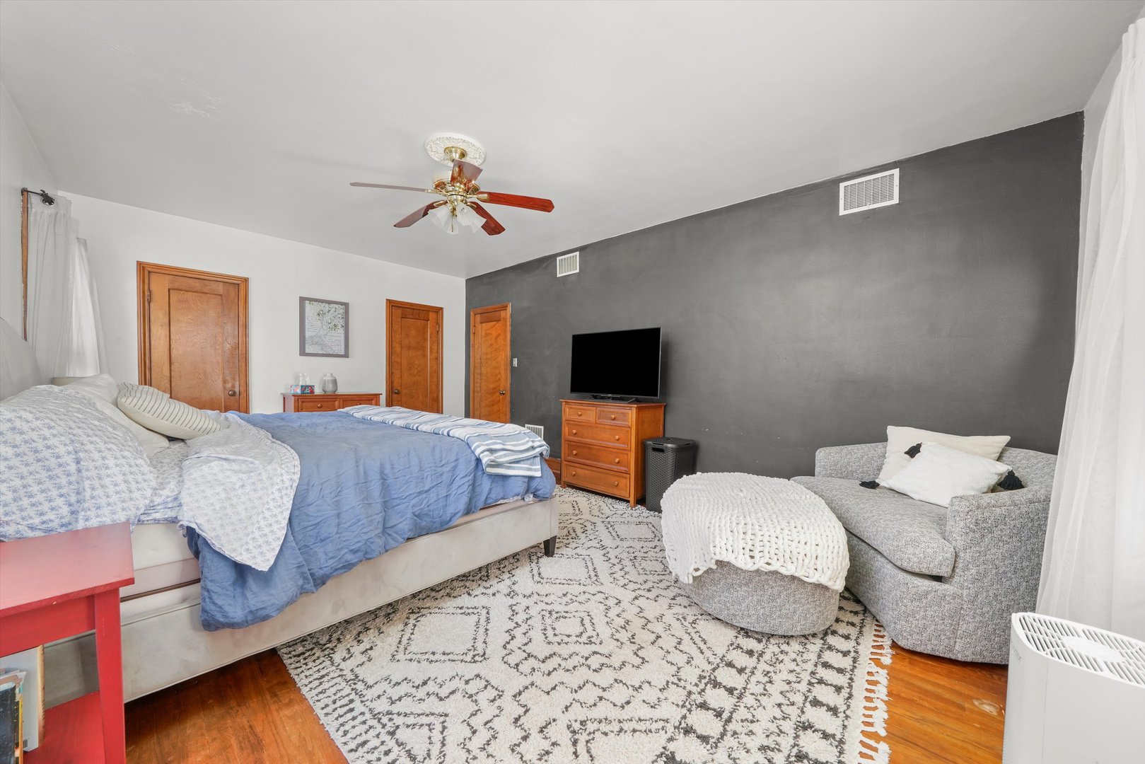 10151 S Bell Avenue Property Photo 8
