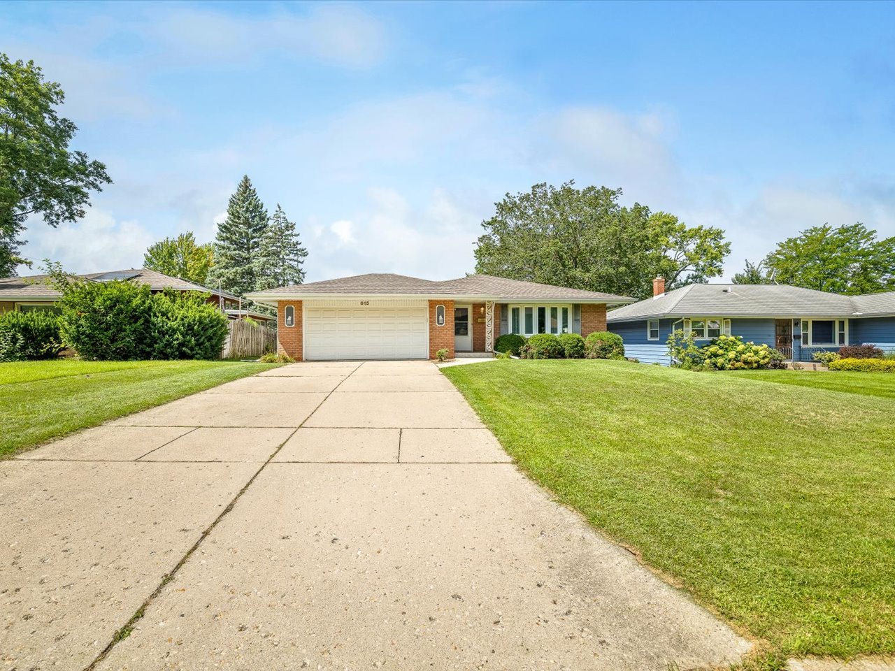 815 Parkside Drive Property Photo 3