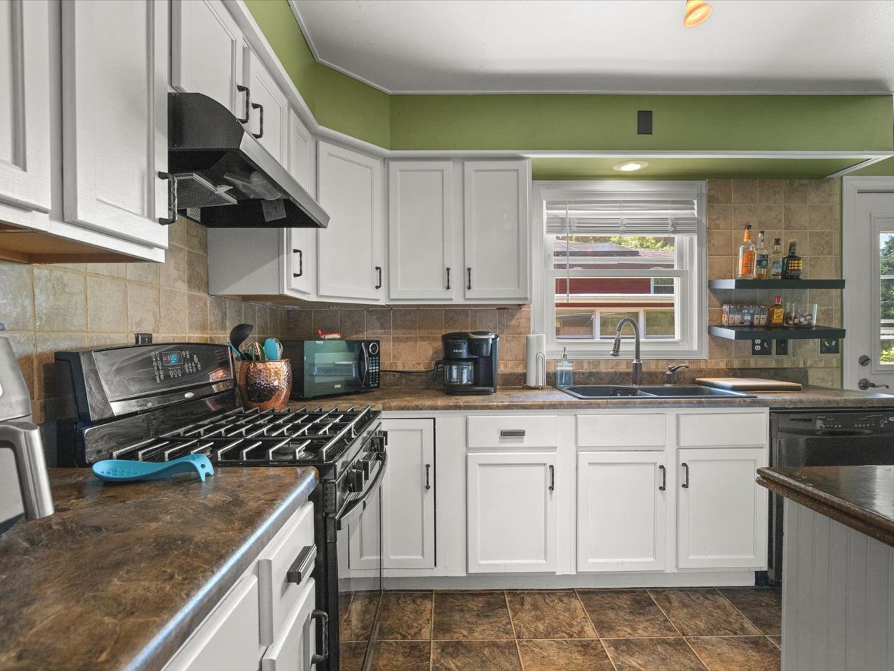 815 Parkside Drive Property Photo 16