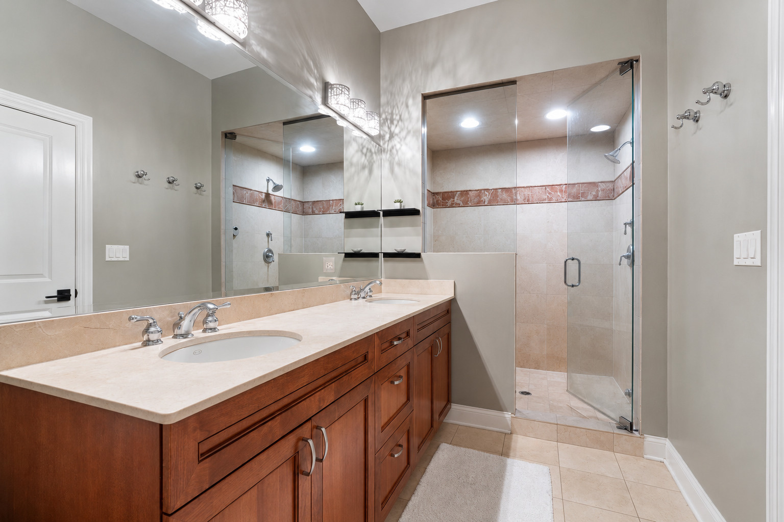 2140 W Division Street 4 Property Photo 16