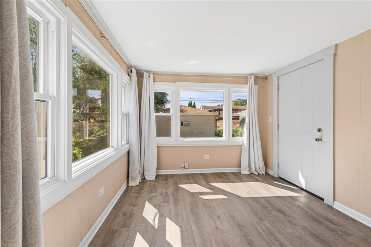 2312 Emerson Street Property Photo 10