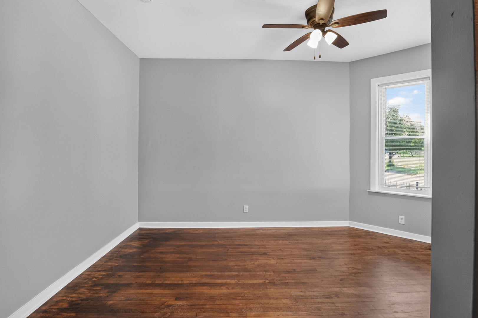 1541 S Tripp Avenue Property Photo 4