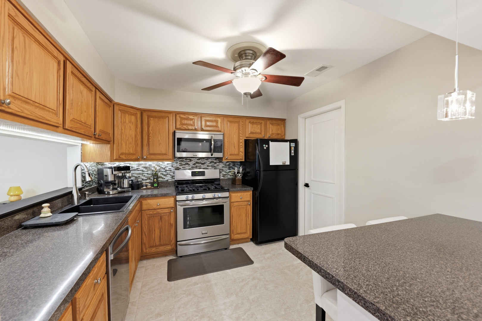 8215 Willow Drive 46d Property Photo 8