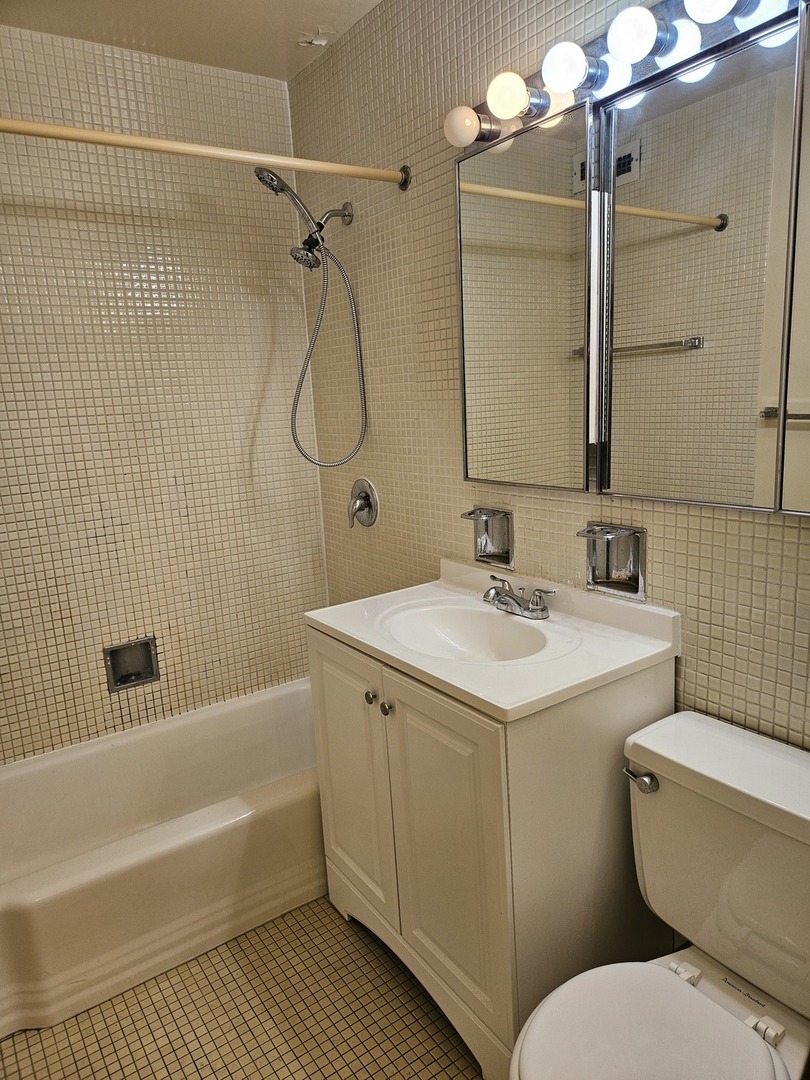 4800 S Chicago Beach Drive 1509 Property Photo 9