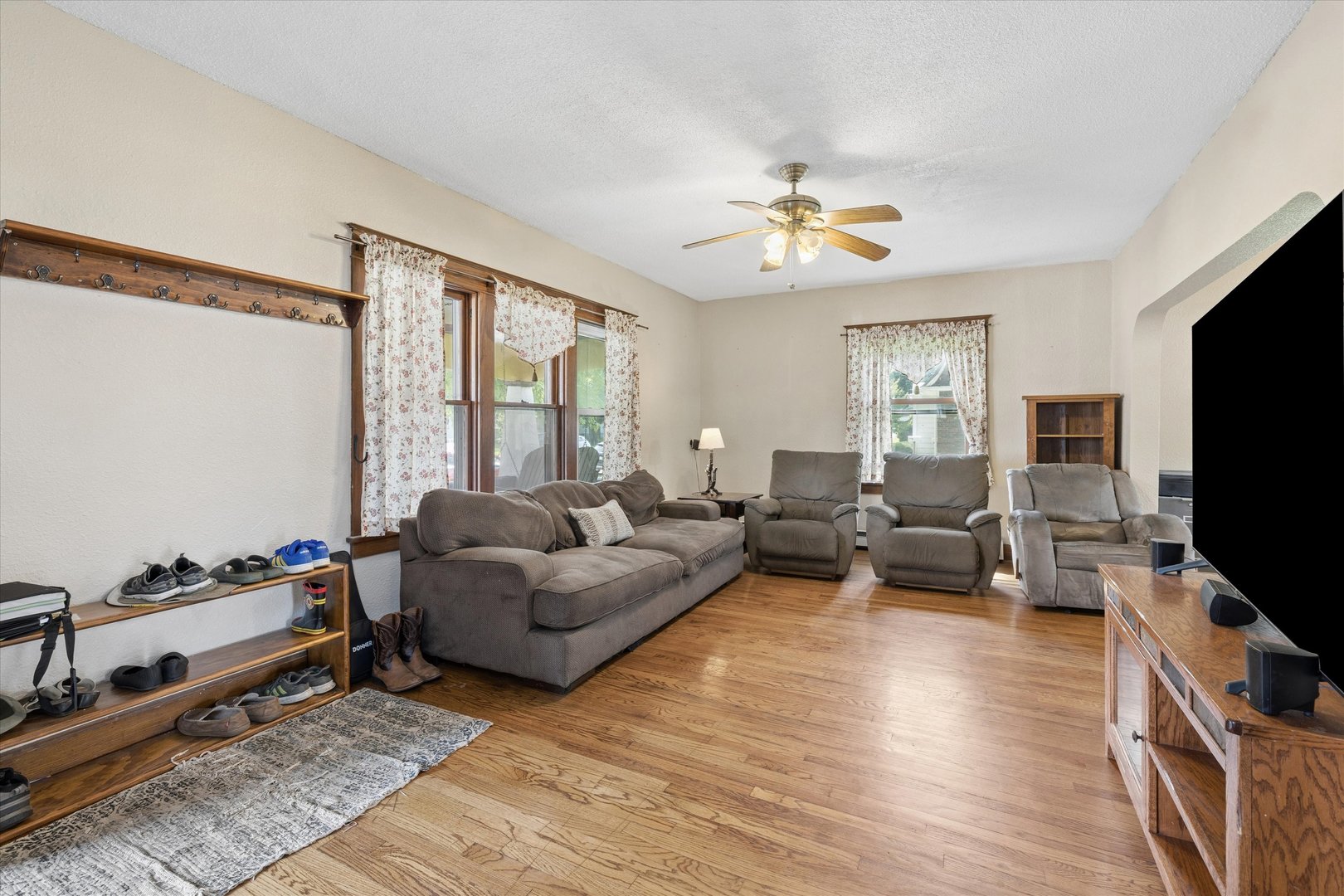 730 7th Avenue Property Photo 5