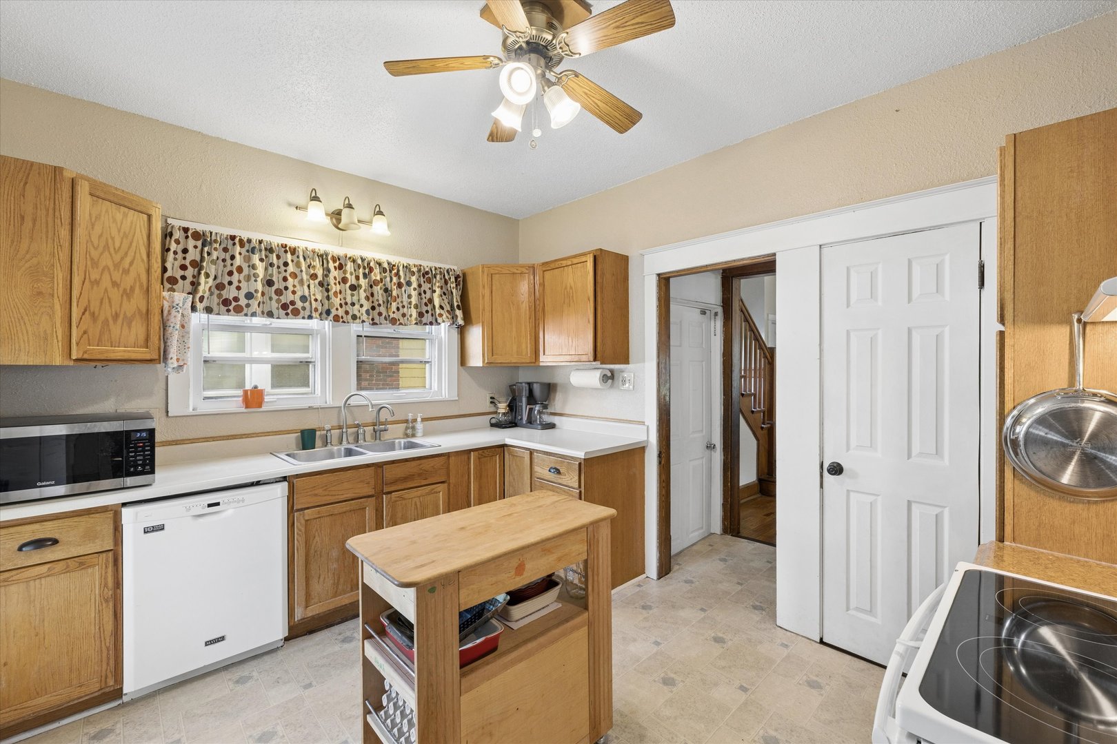 730 7th Avenue Property Photo 11