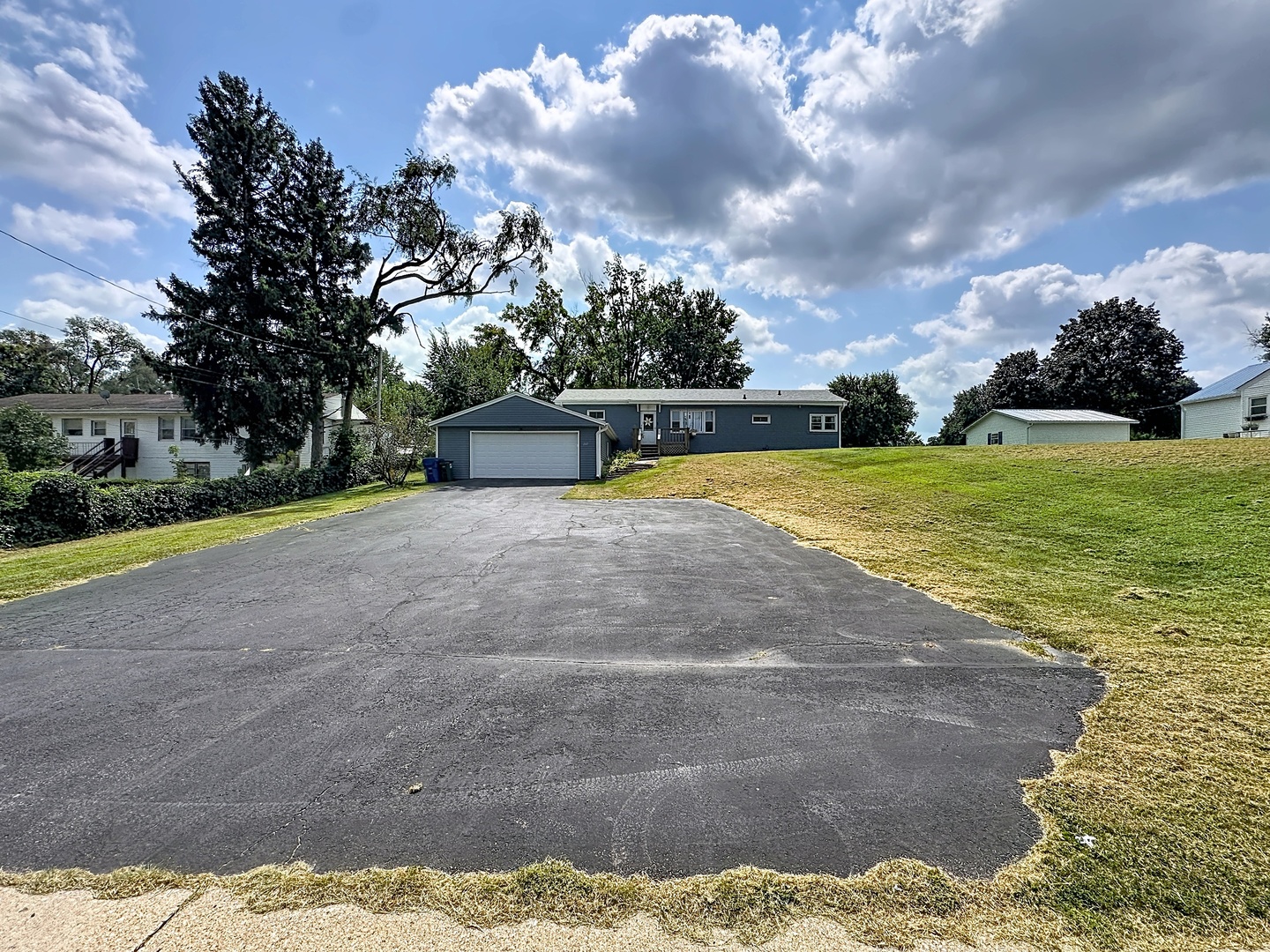 2617 W 49th Street Property Photo 2