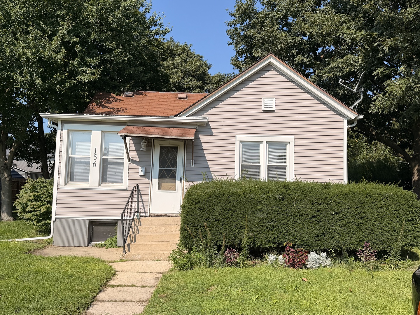 156 S Elm Street Property Photo 1