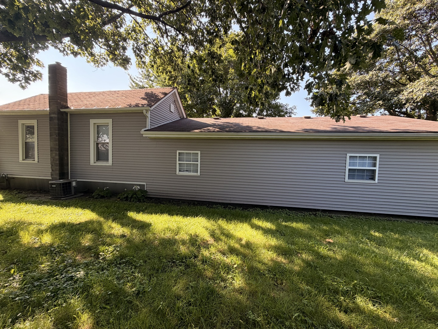 156 S Elm Street Property Photo 3