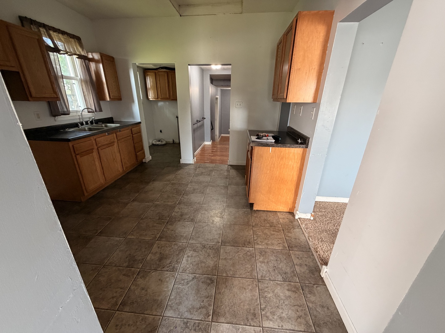 156 S Elm Street Property Photo 4