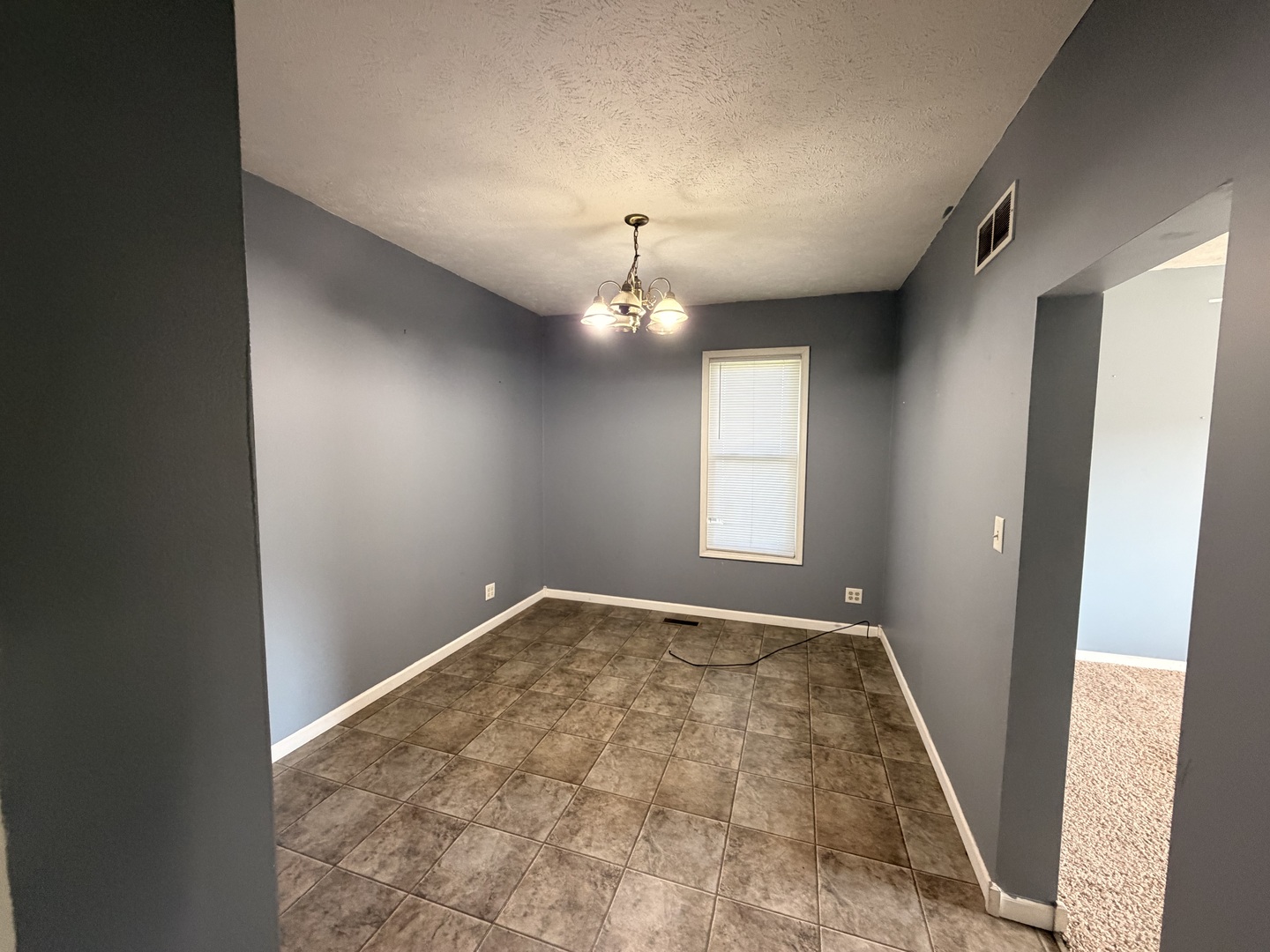156 S Elm Street Property Photo 6