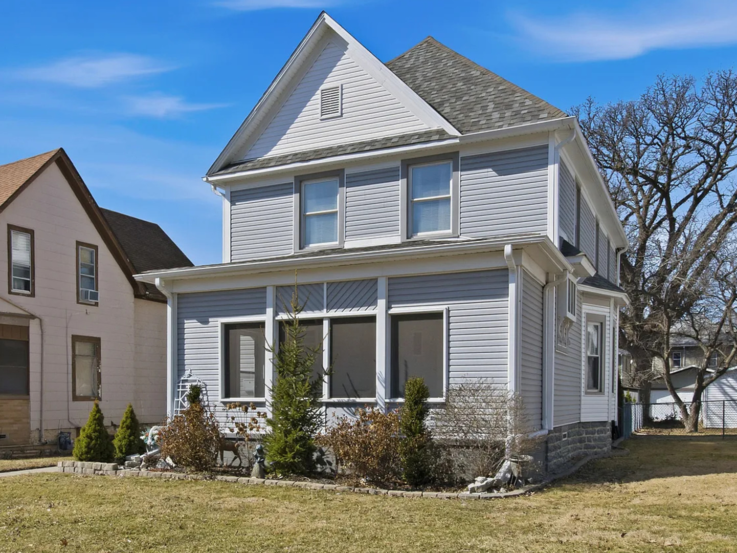 553 S Greenwood Avenue Property Photo 3
