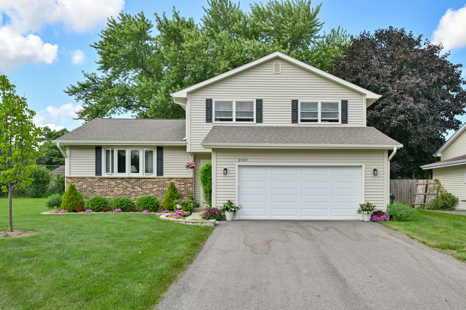 2109 Fairfield Road Property Photo 1