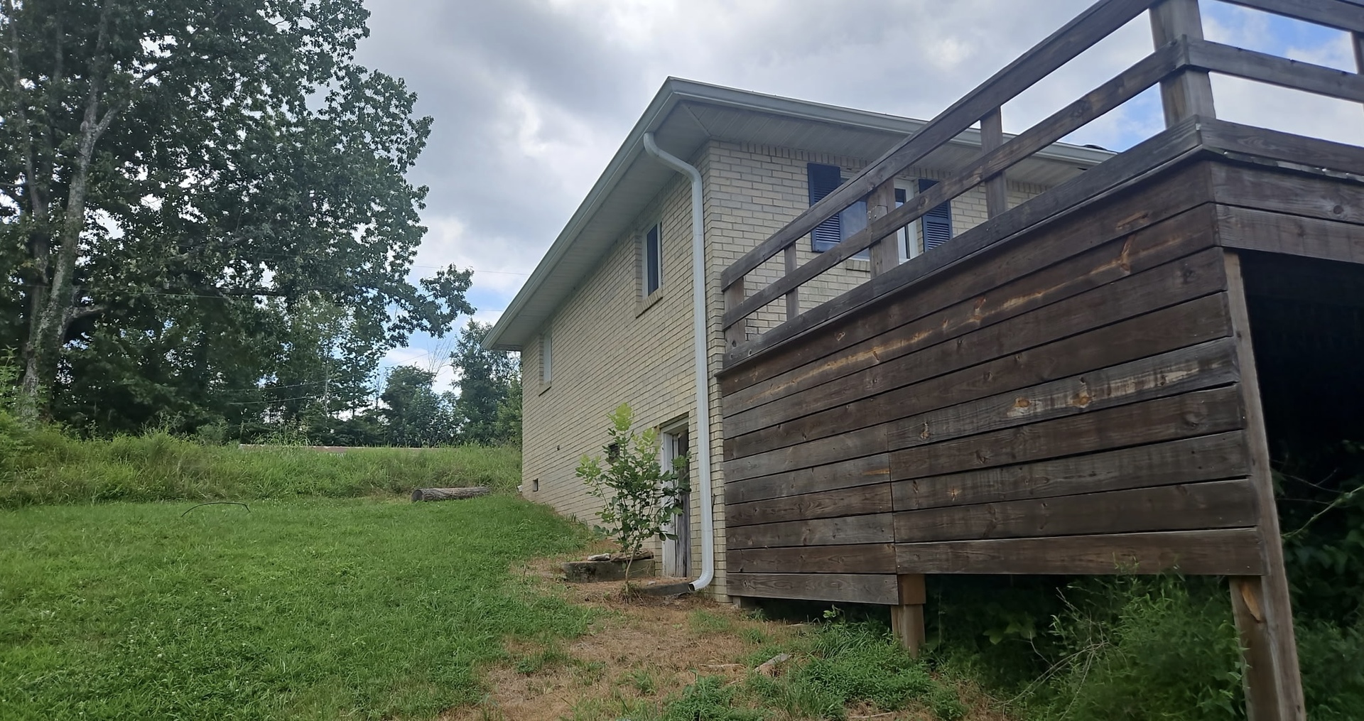435 Dixon Road Property Photo 4
