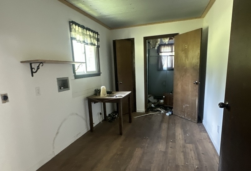 435 Dixon Road Property Photo 14