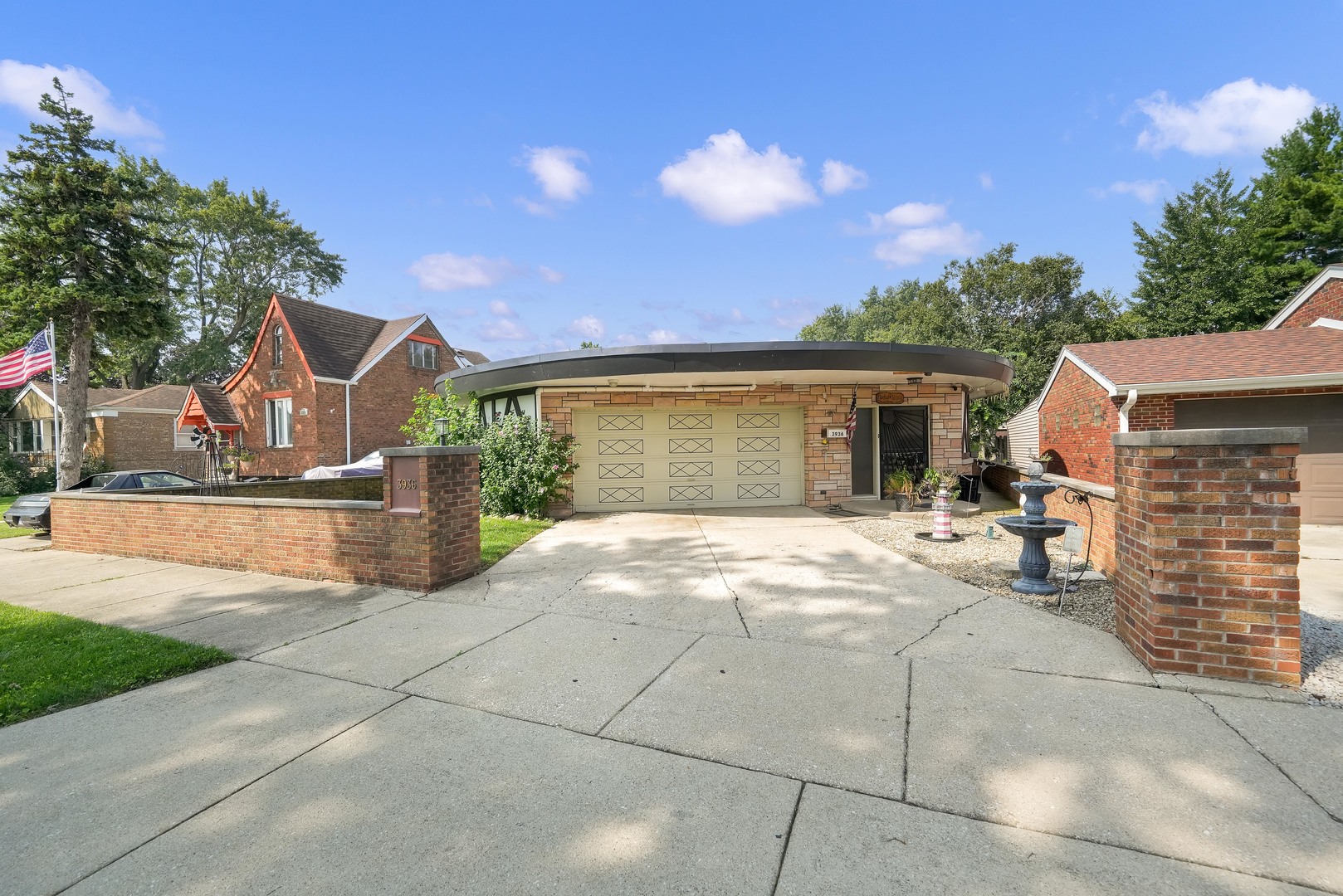 3936 Clarence Avenue Property Photo 1