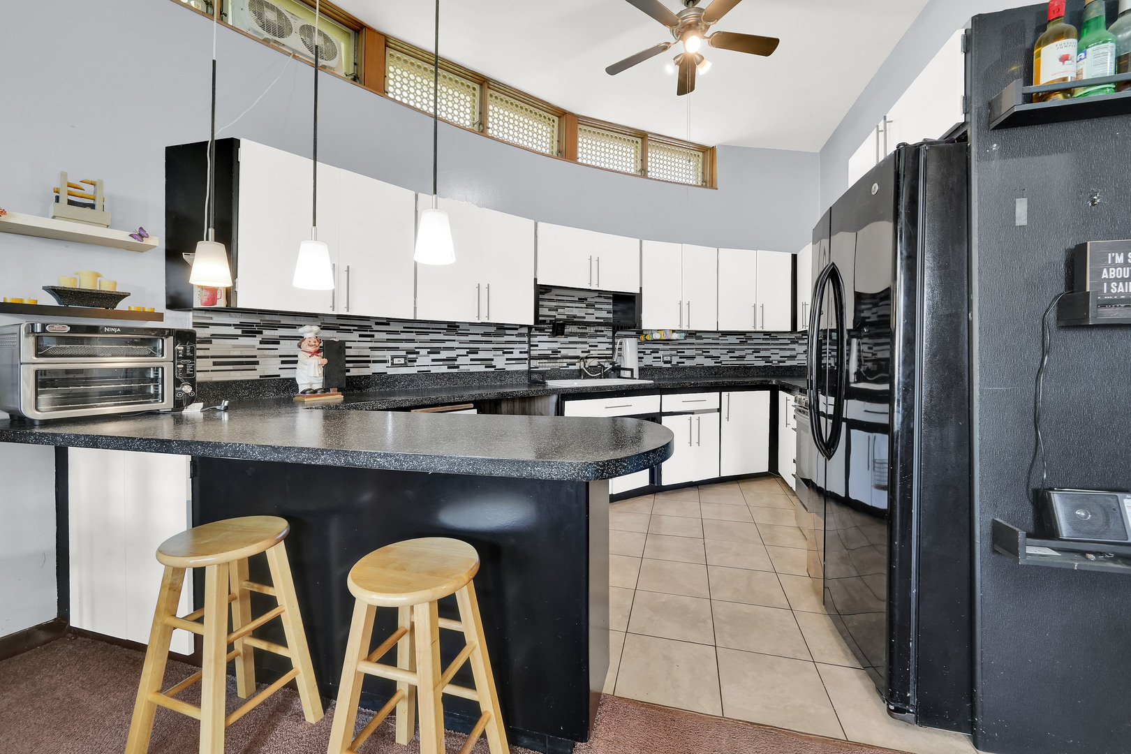 3936 Clarence Avenue Property Photo 6