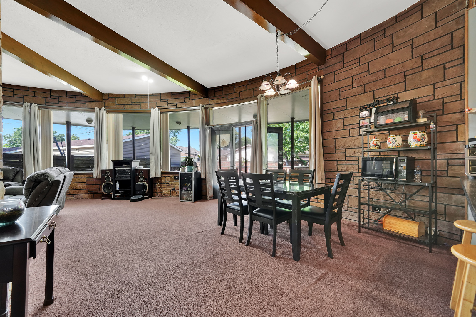 3936 Clarence Avenue Property Photo 9