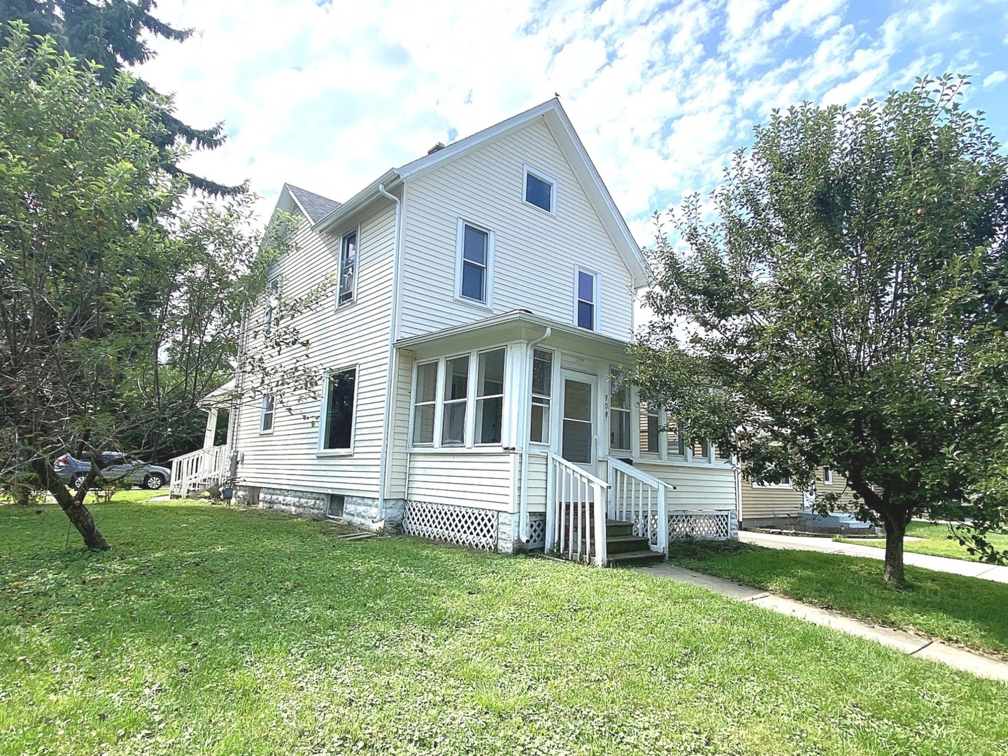 900 Spruce Street Property Photo 2