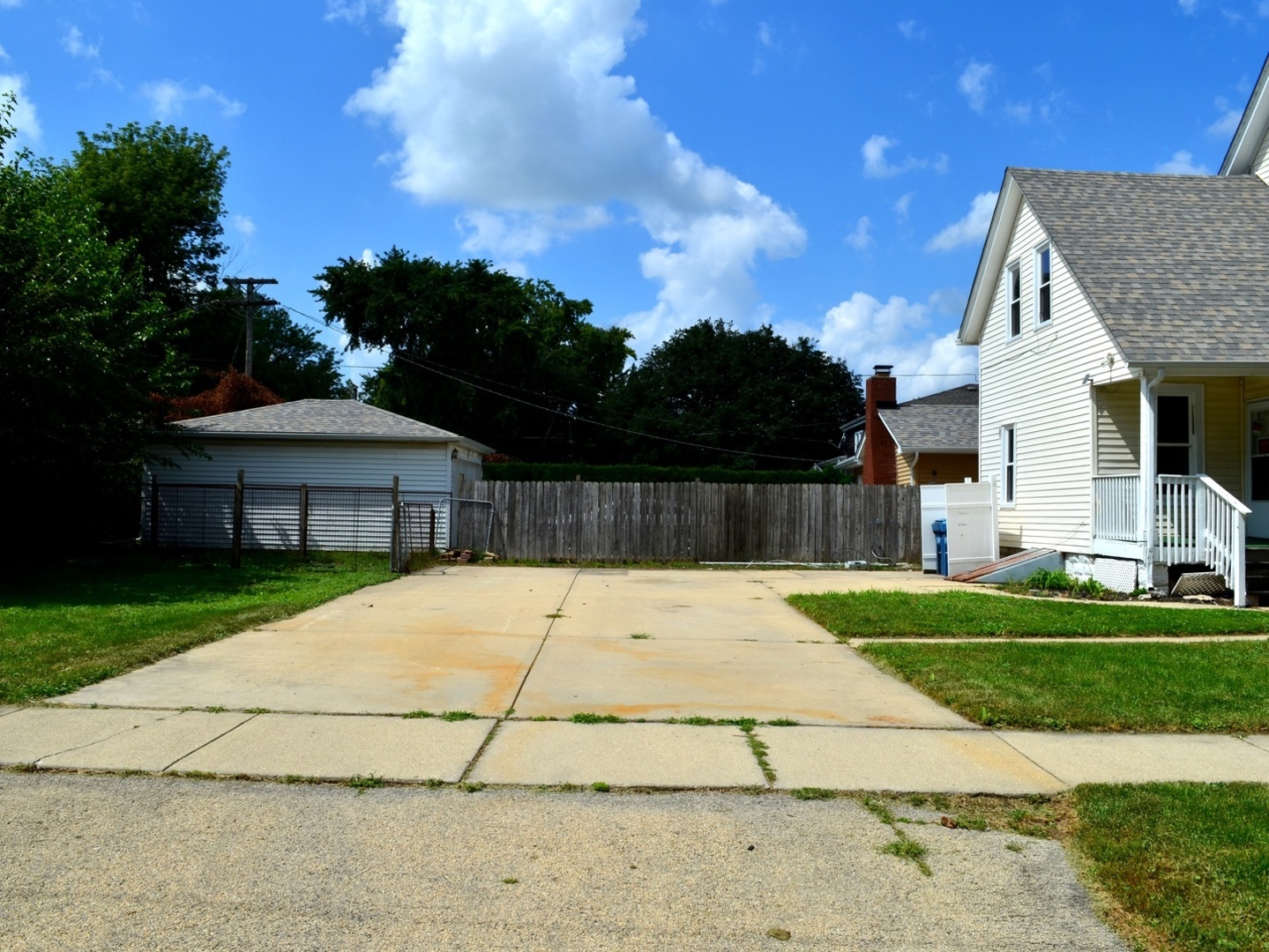 900 Spruce Street Property Photo 17