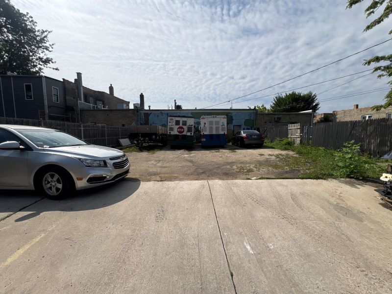 3904 W Chicago Avenue Property Photo 4
