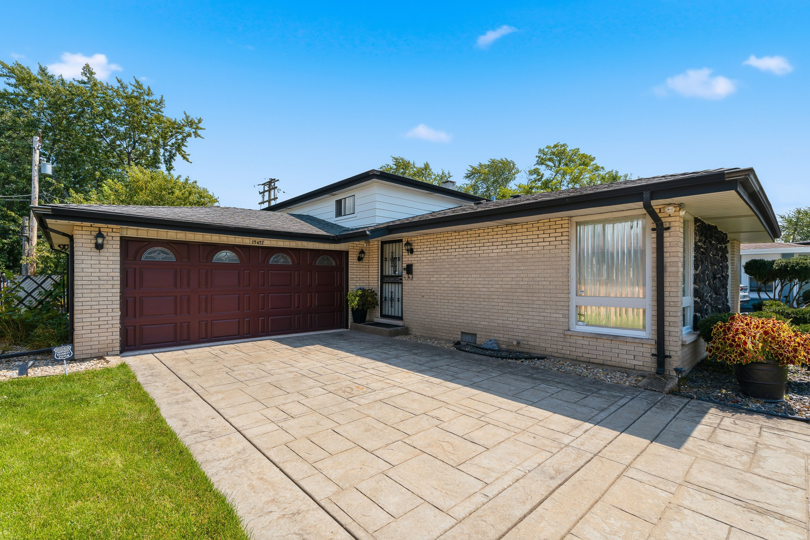 15457 Diekman Court Property Photo 1