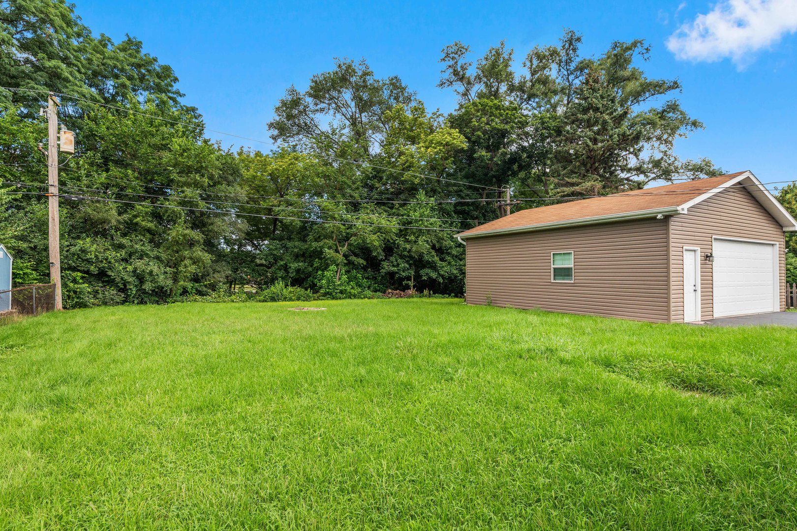 2302 Manor Lane Property Photo 27