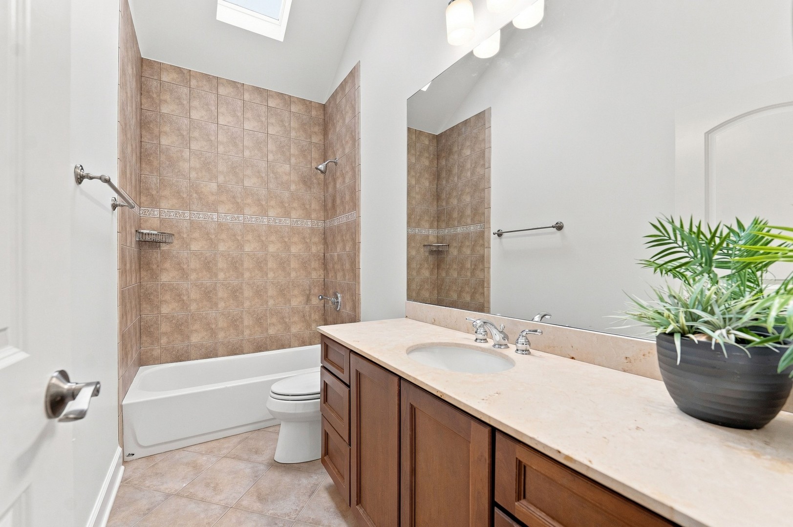 4106 N Saint Louis Avenue Property Photo 11