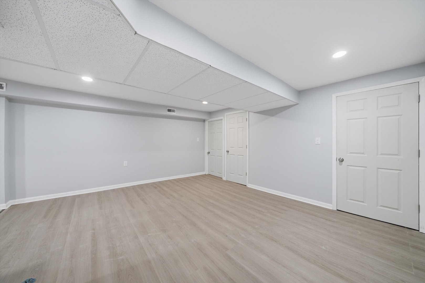 6833 S Merrill Avenue Basement Property Photo 4