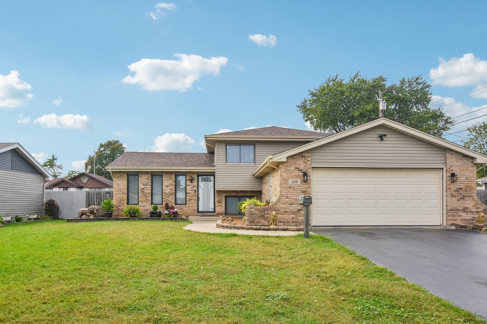 520 N Kinzie Place Property Photo 1
