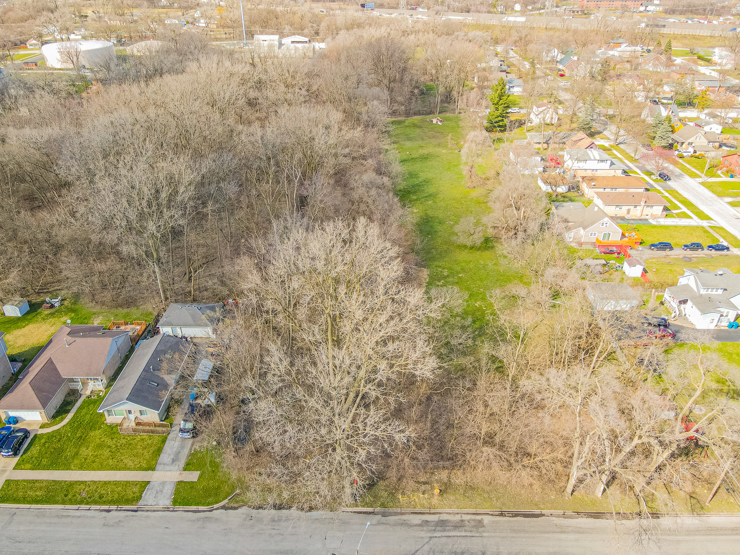 14301 Hamlin Avenue Property Photo 3