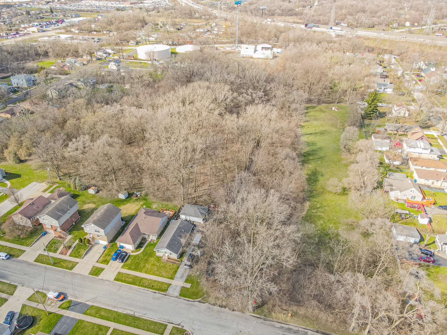 14301 Hamlin Avenue Property Photo 4