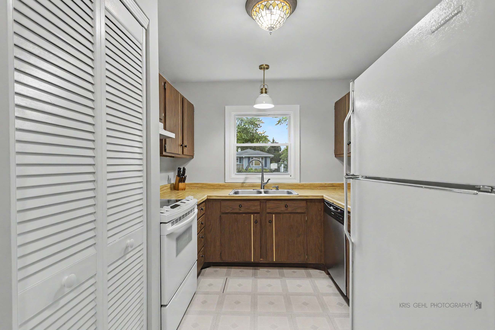 1530 Grove Drive Property Photo 6