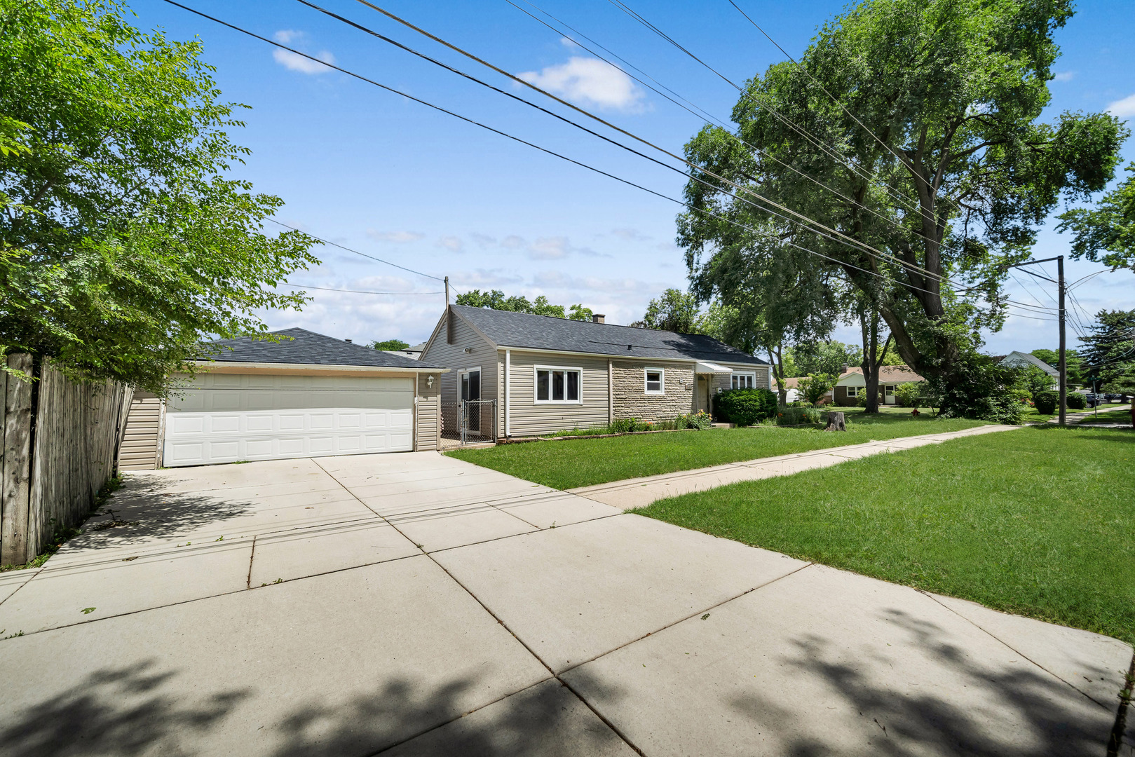 1446 Everett Avenue Property Photo 2