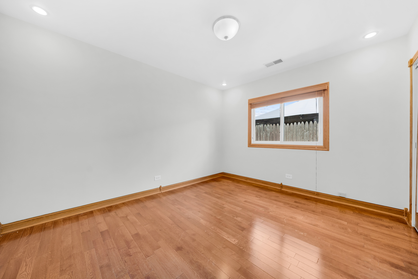 1446 Everett Avenue Property Photo 10