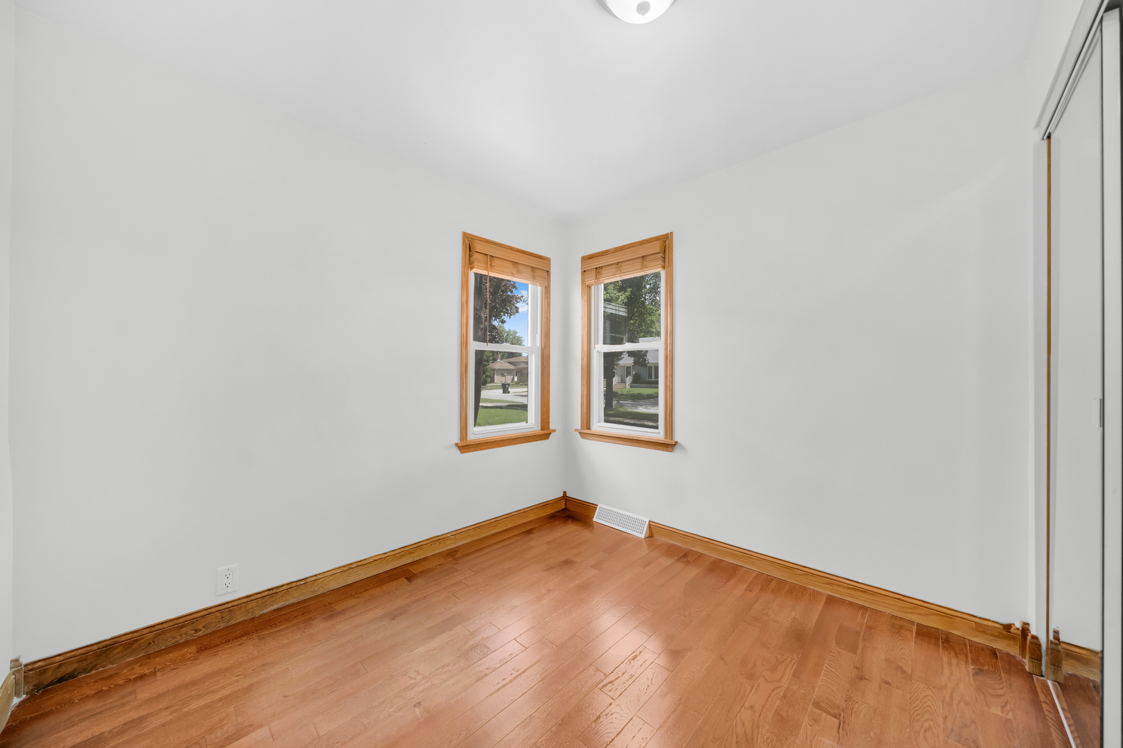 1446 Everett Avenue Property Photo 17