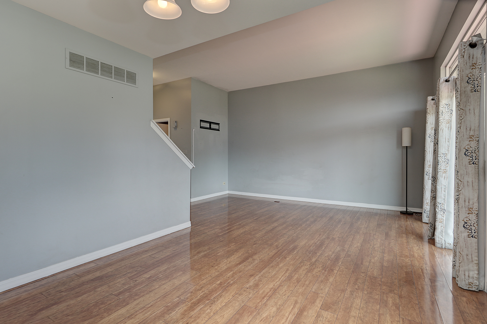 2204 Hollister Court Property Photo 4
