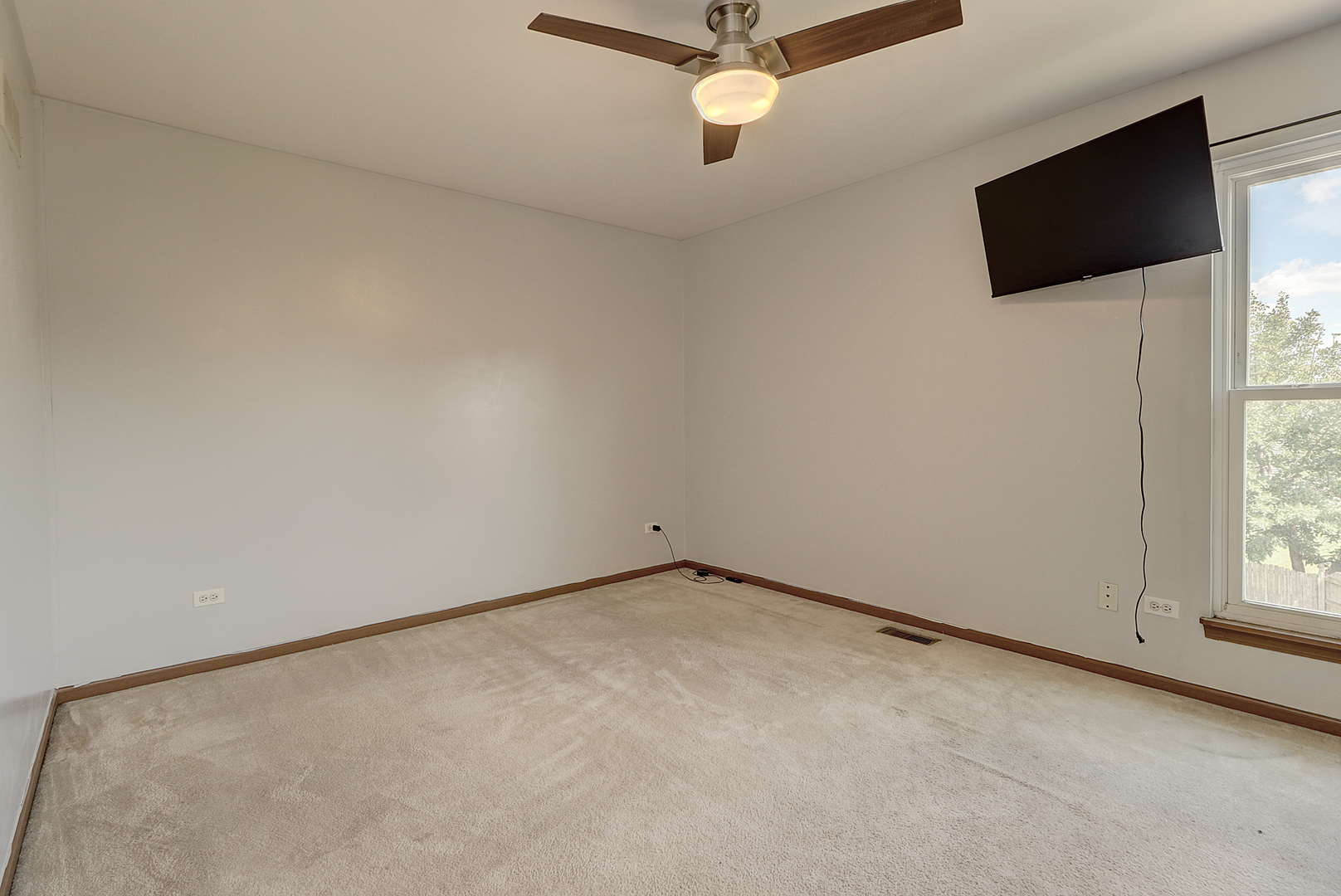 2204 Hollister Court Property Photo 9