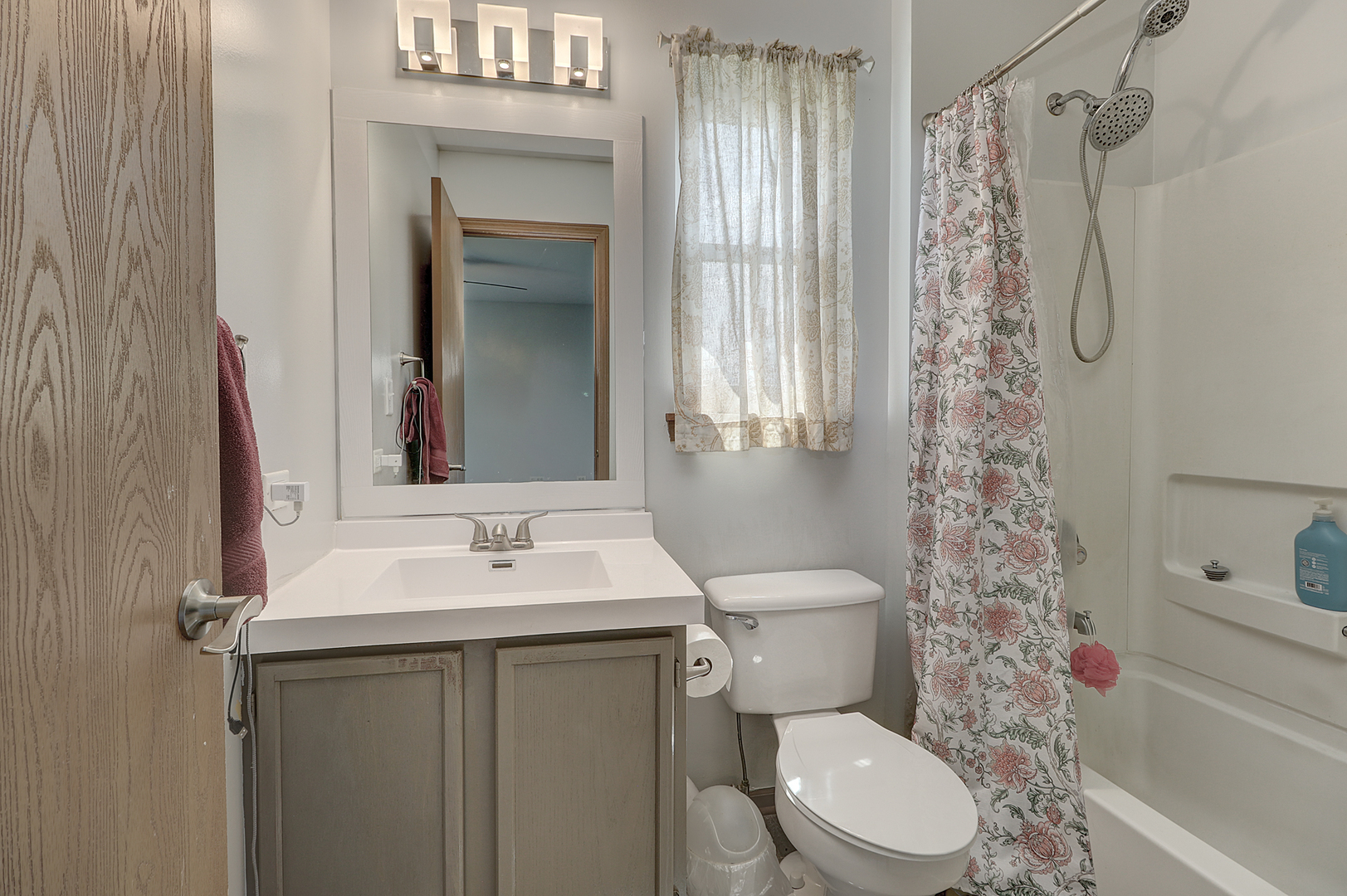 2204 Hollister Court Property Photo 10