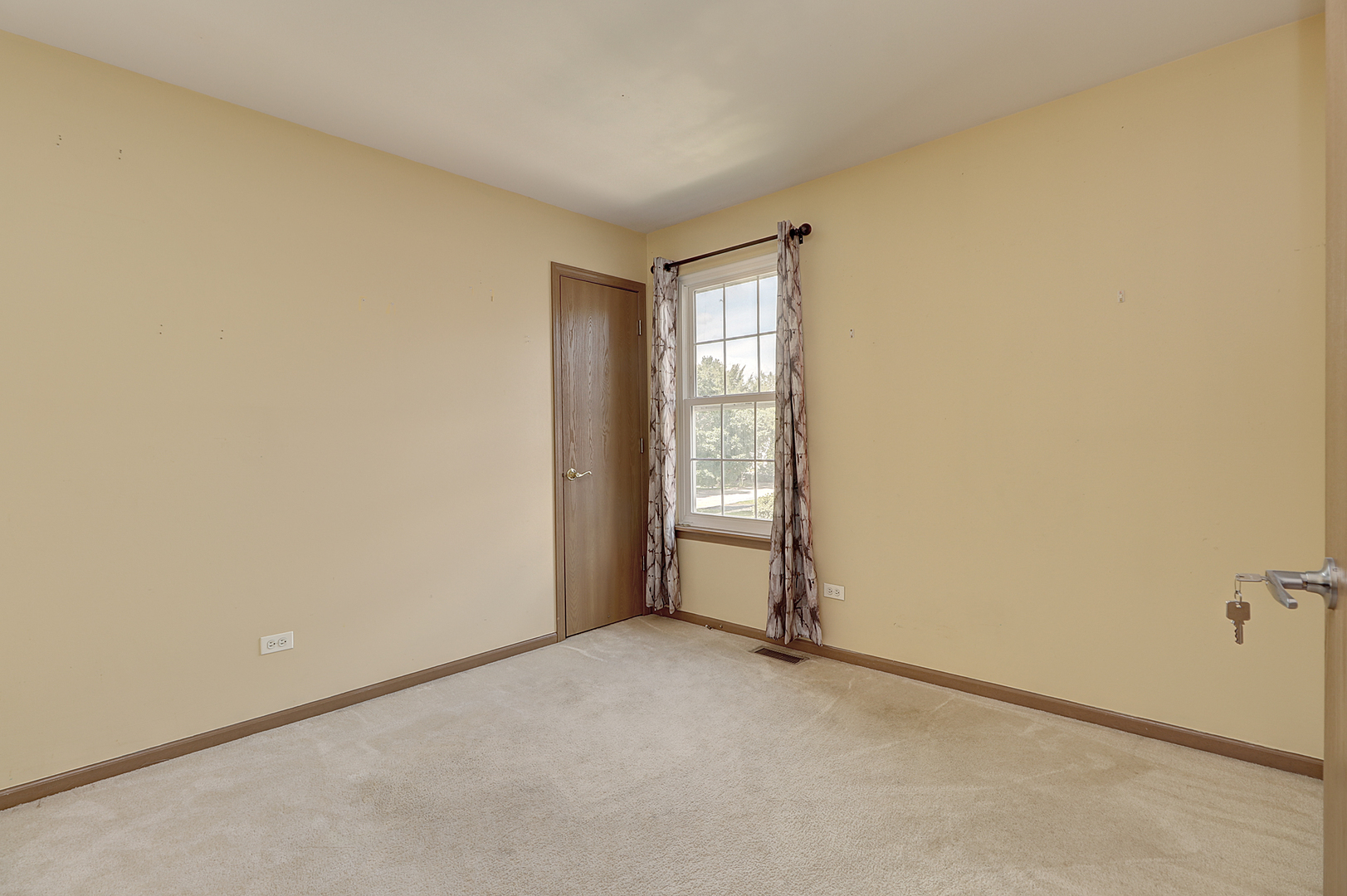 2204 Hollister Court Property Photo 11