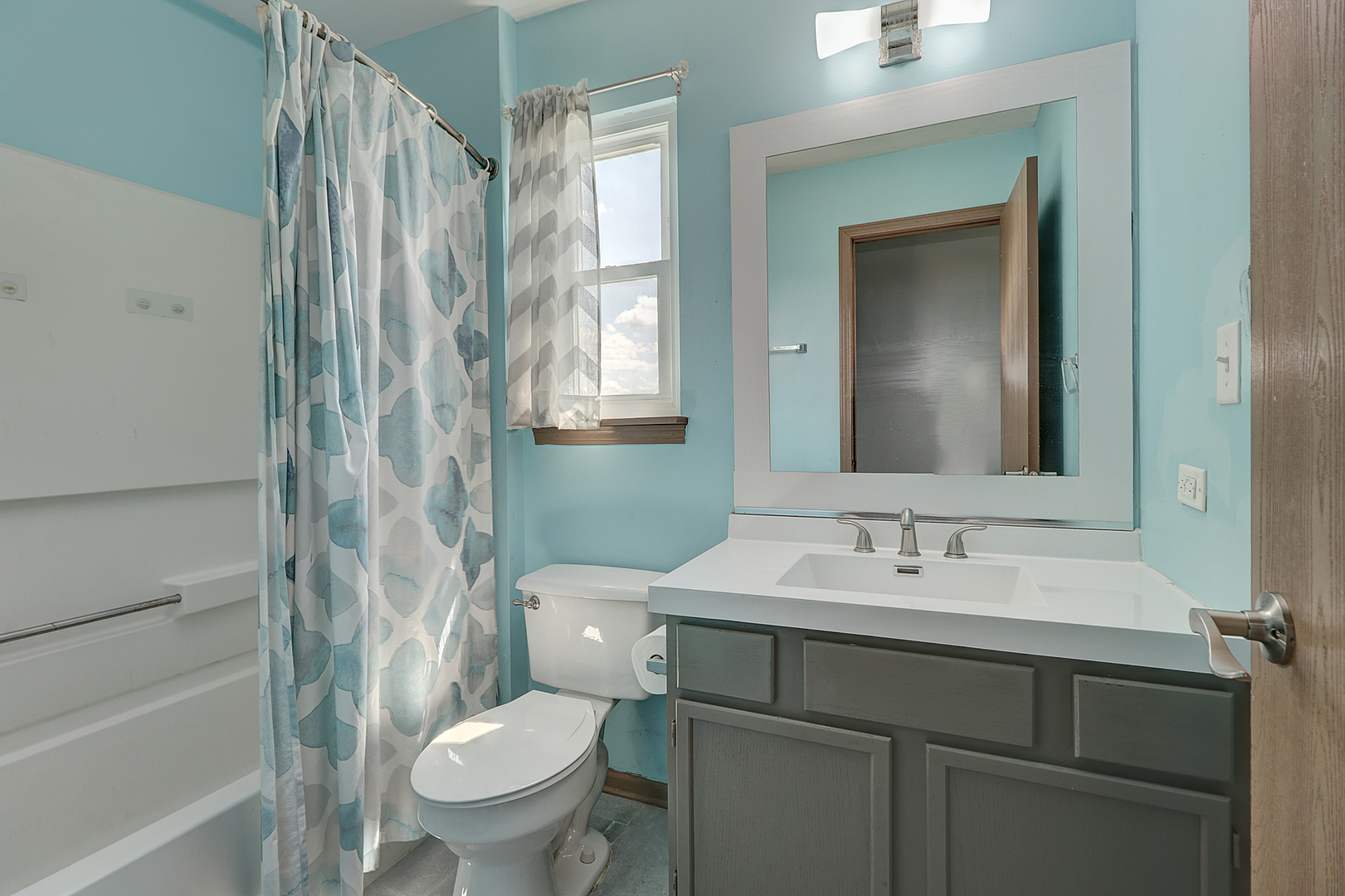 2204 Hollister Court Property Photo 12