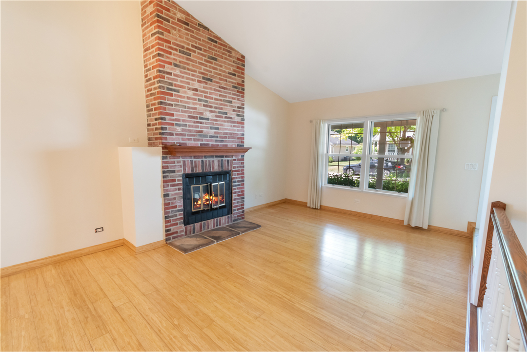645 Stout Court Property Photo 4