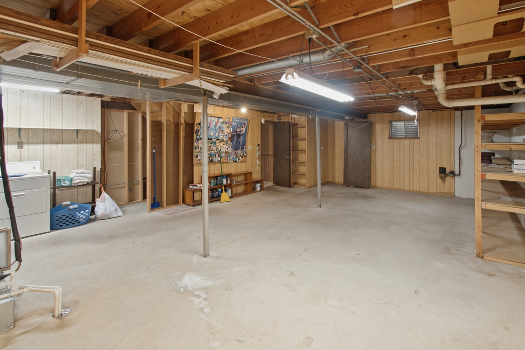 645 Stout Court Property Photo 25