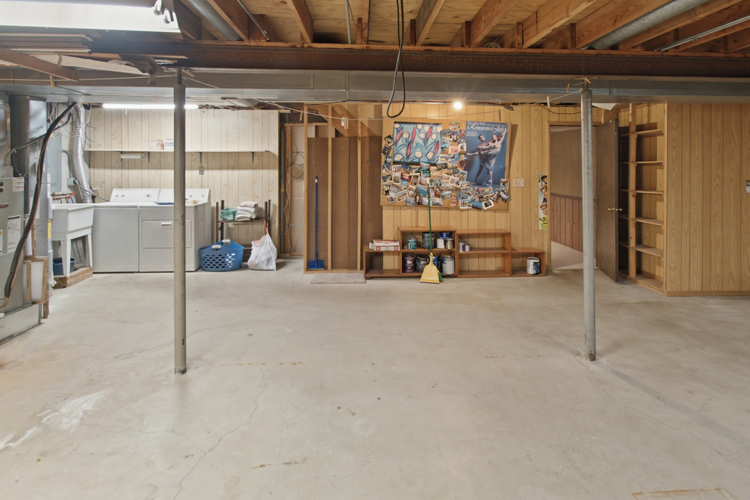 645 Stout Court Property Photo 26