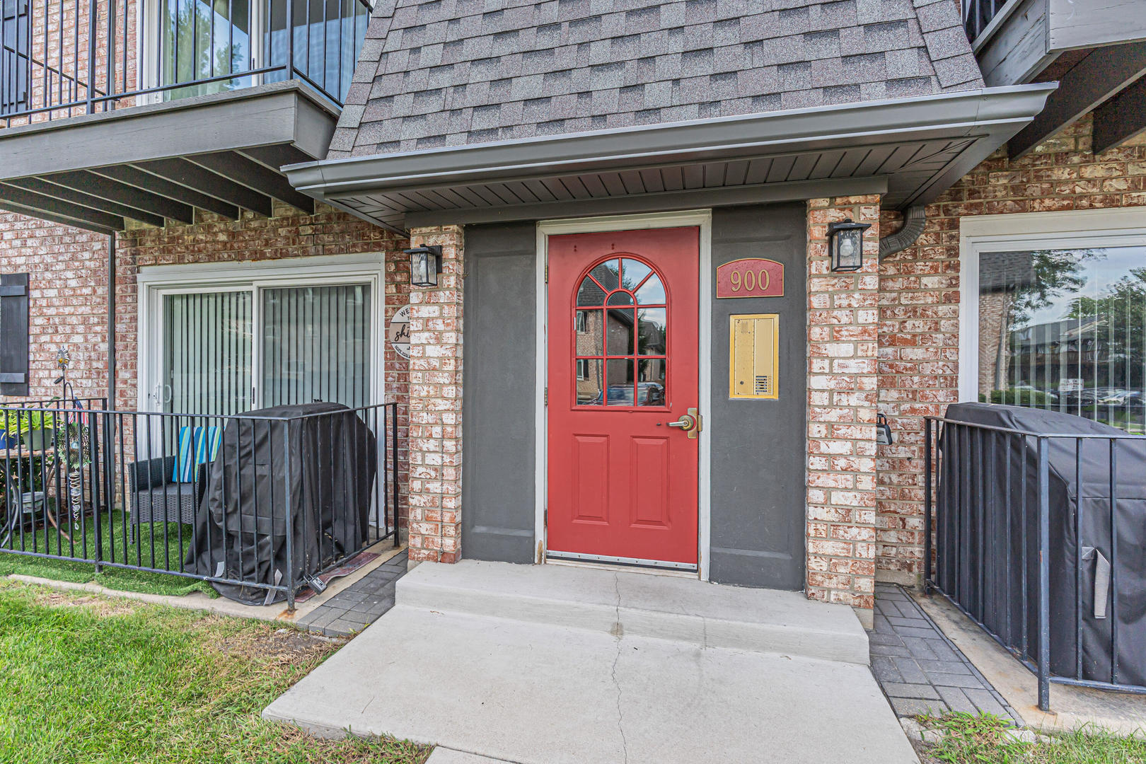 900 S Plum Grove Road 216 Property Photo 1