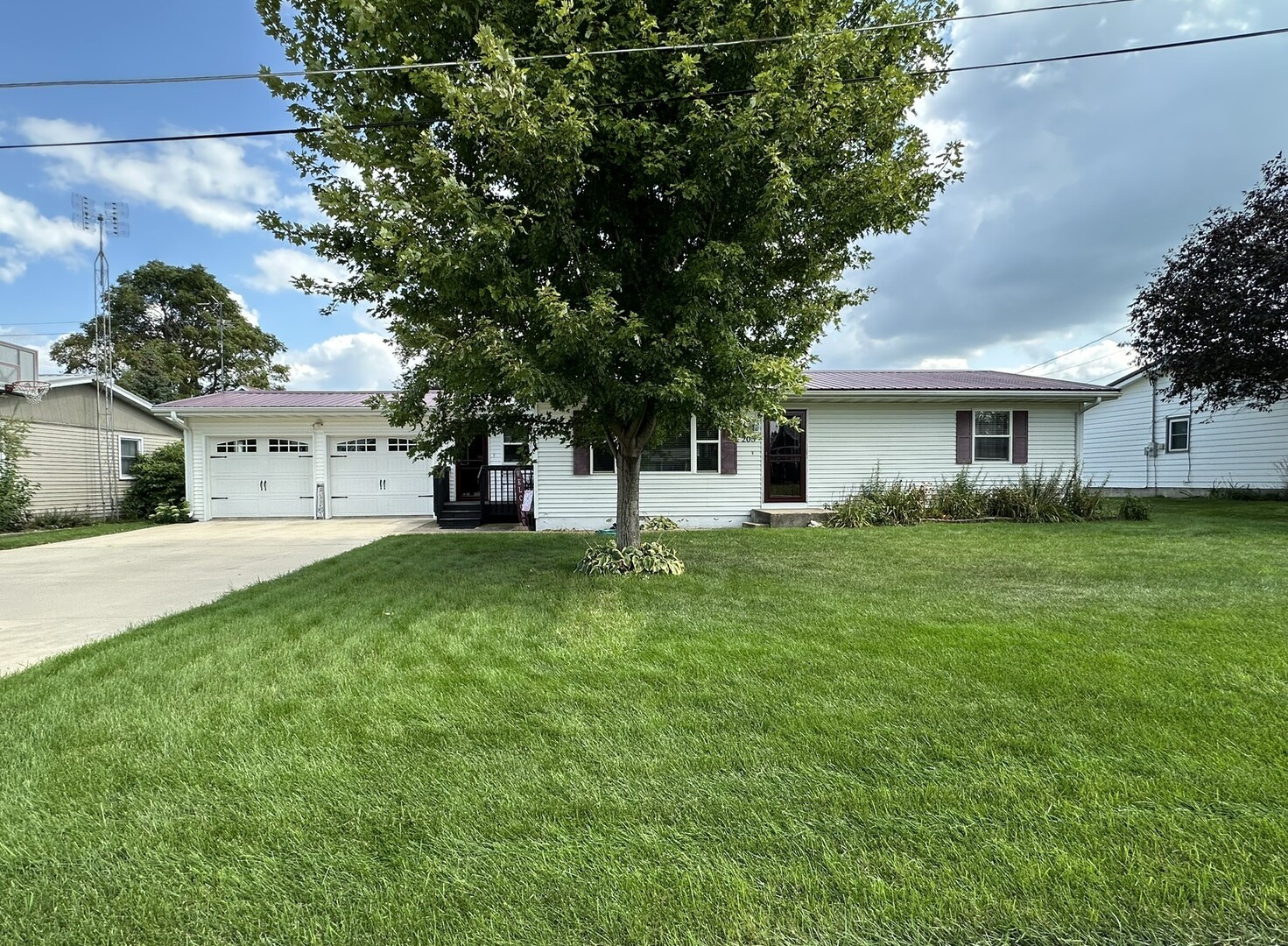 205 Sherwood Lane Property Photo 1